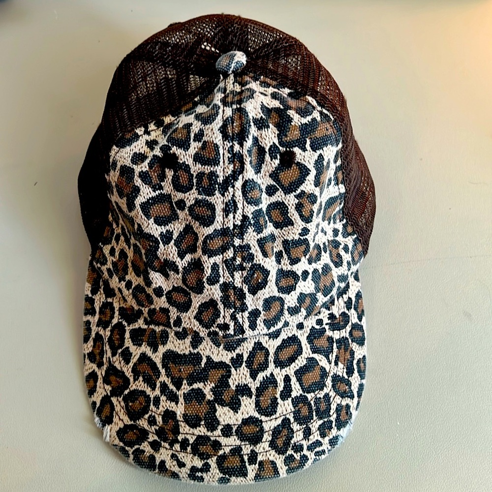 Adjustable Leopard Hat Mesh Vented Baseball Cap